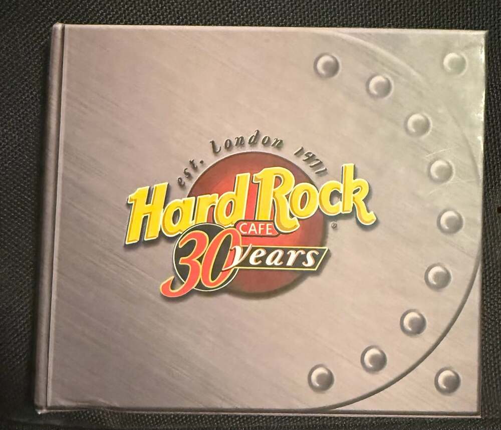 Hard Rock Cafe St Louis 30 Year Anniversary Puzzle Pin Set